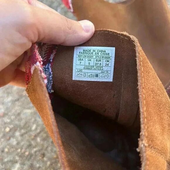 Reef Low Desert Boots - Picture 8 of 13